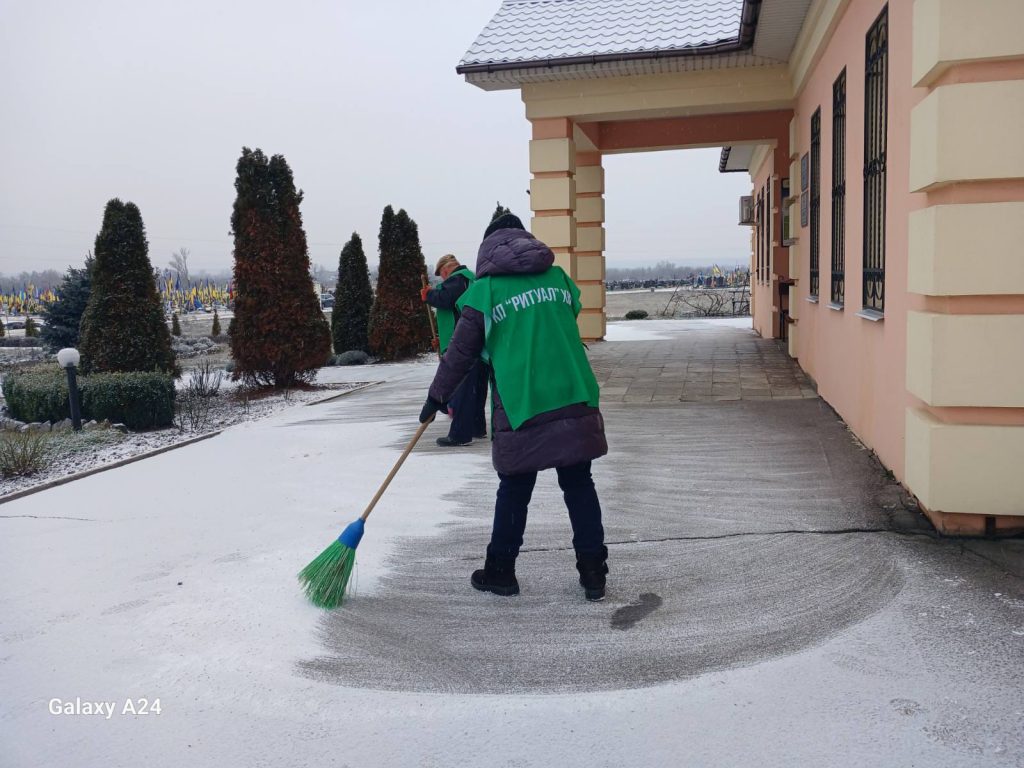 За тиждень прибрали 6,1 га центральних та прилеглих алей