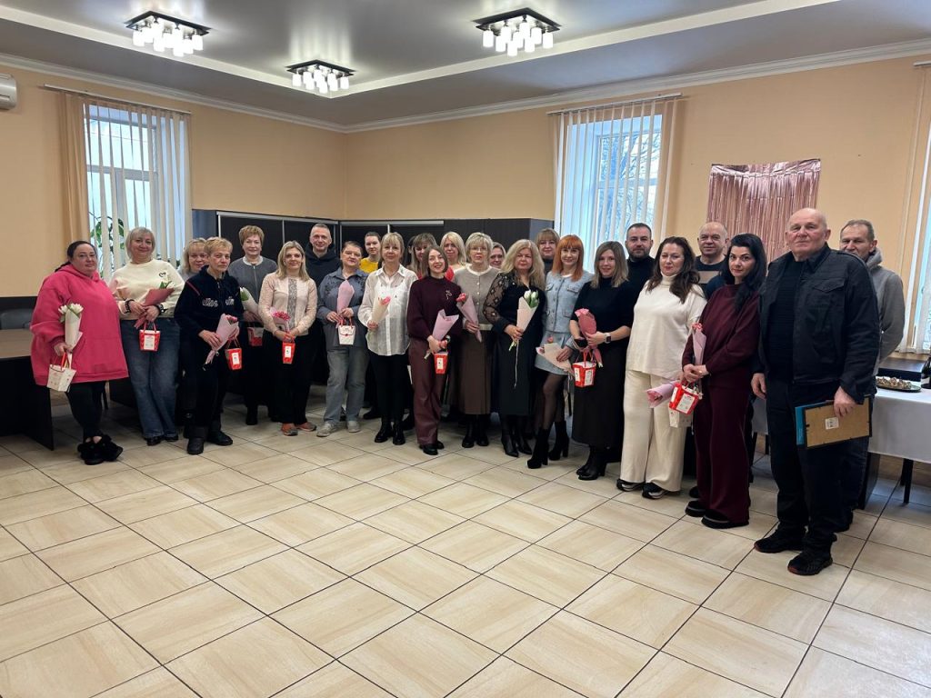 Вітаємо жінок, які працюють на підприємстві зі святом весни!